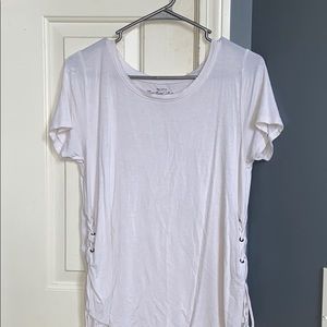 white hollister shirt